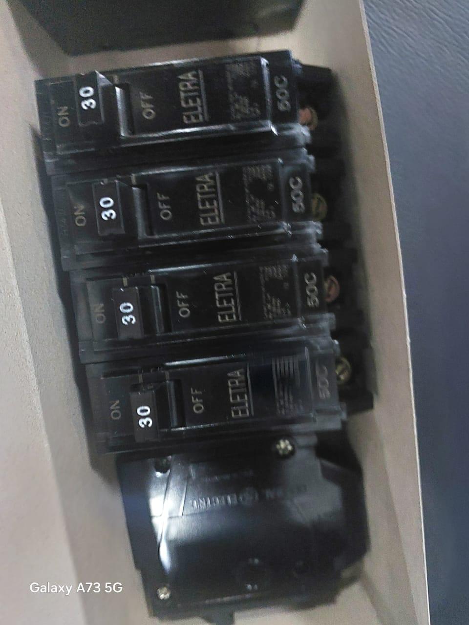 GE TQL1230X 30-Amp 1-Pole 240V Plug-In Circuit Breaker